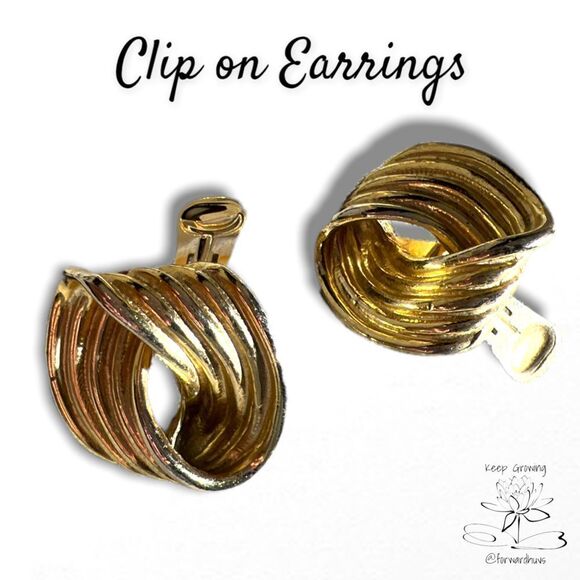 Vintage Unmarked Clip-On Earrings - Elegant & Timeless - Picture 3 of 7